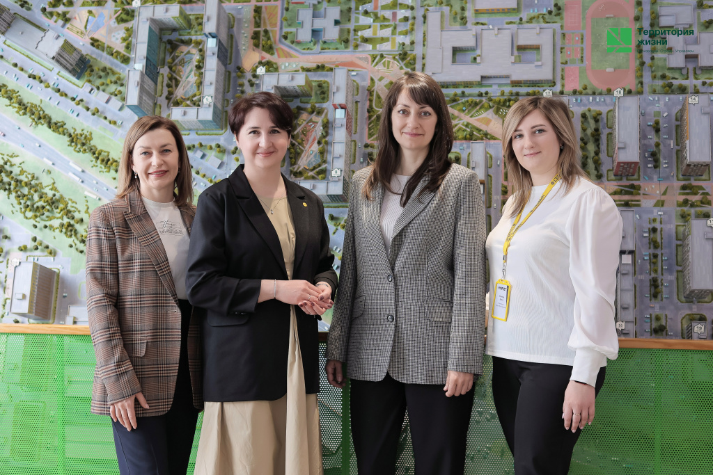 IMG_4044.jpg IMG_4044.jpg